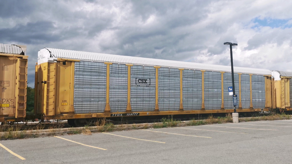 CSX B8155 (Body) TTGX 158777 (Flat)